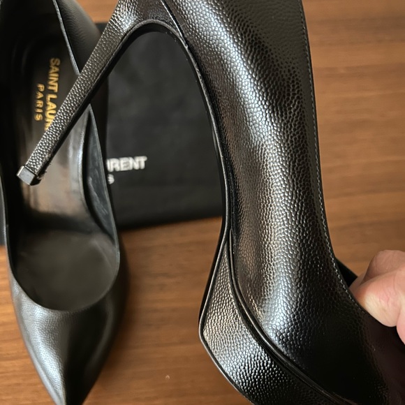 Saint Laurent Black Pointed-Toe Heels - Picture 4 of 7